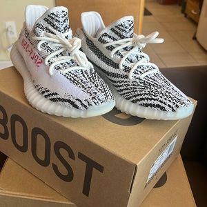 Adidas Yeezy Boost 350 VS Zebra